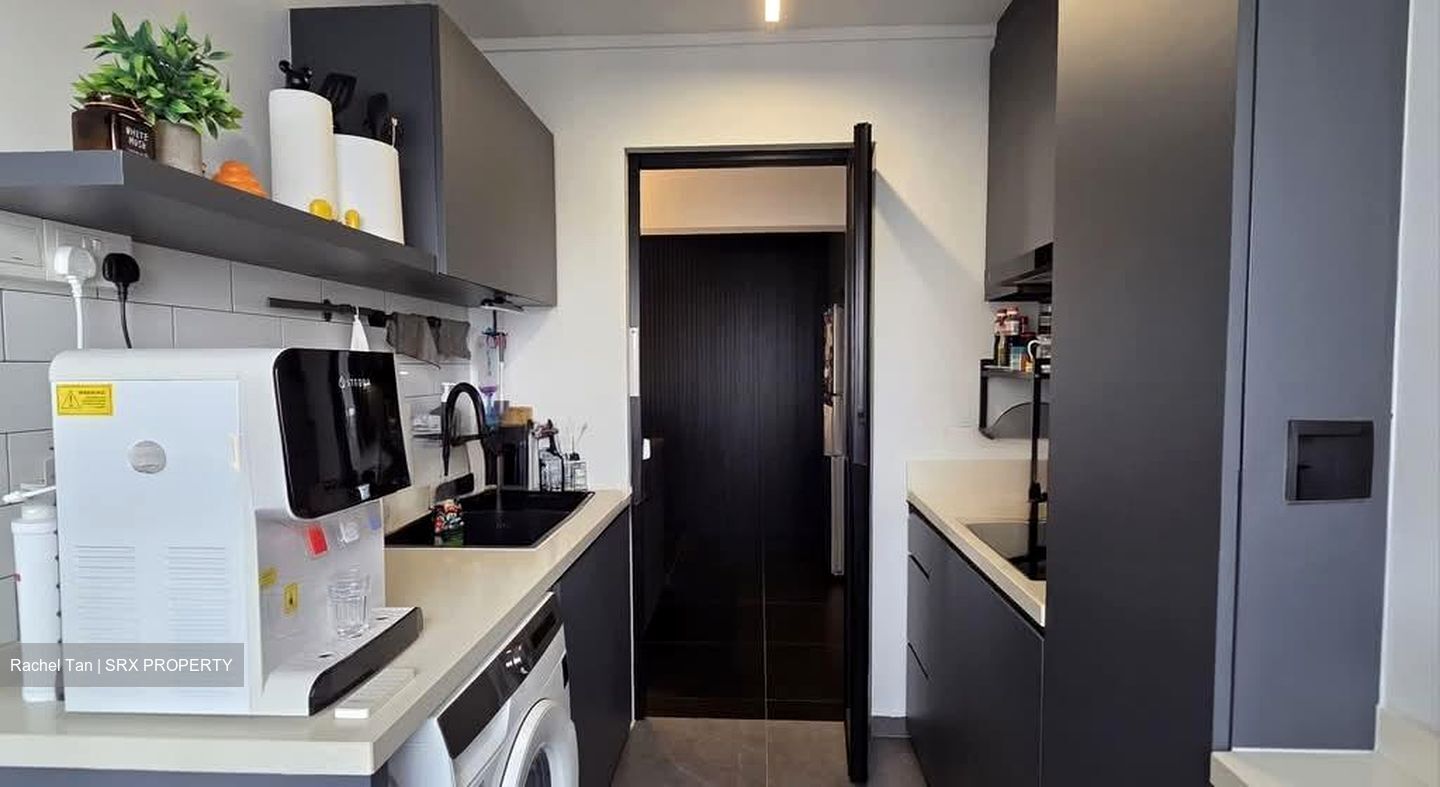 Blk 330 Bukit Batok Street 33 (Bukit Batok), HDB Executive #579723931